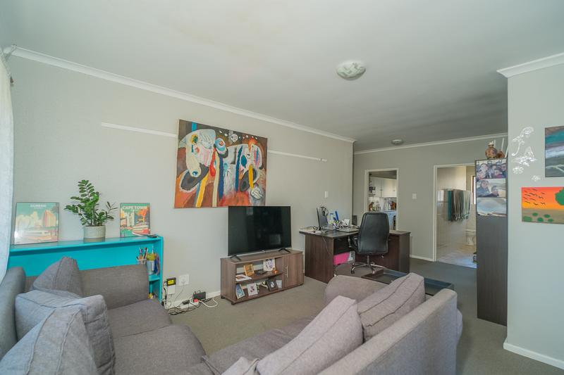 2 Bedroom Property for Sale in Bergvliet Western Cape